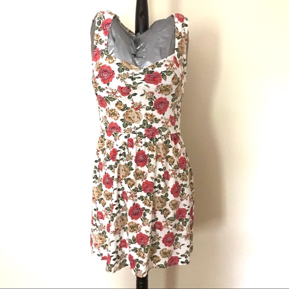 Forever 21 Dresses & Skirts - 4/$25 Forever 21 Sweetheart white floral dress